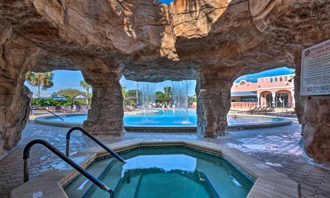 The Villages House | Inviting Lady Lake Home with Spa Amenities and Hot Tub