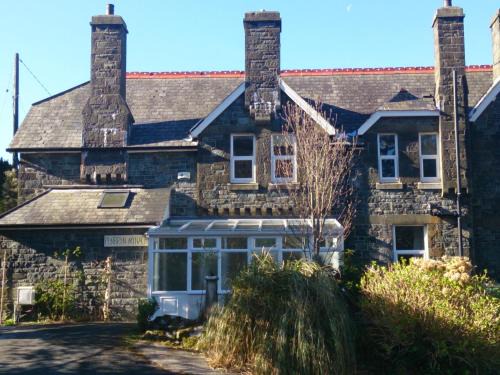 Barmouth House | Family-Friendly Home Steps from Barmouth Beach - 4 Star