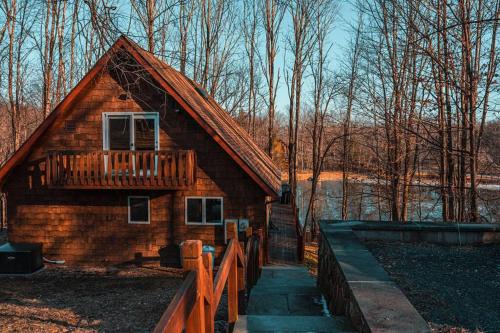 Liberty Ski Chalet | Inviting Liberty Chalet on the Waterfront, Pet-Friendly Retreat