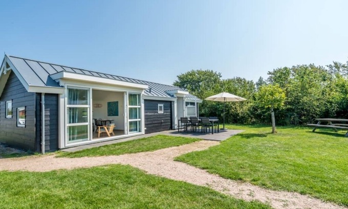 Westenschouwen House | Bright Chalet with Cozy Living Room & Dining Kitchen