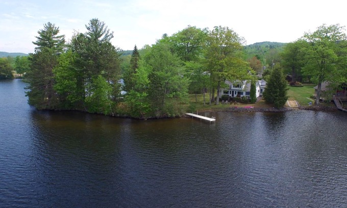 East Andover House | Idyllic Retreat with Lake View and Top Guest Ratings 9.8