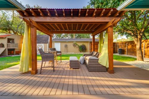 Tech Terrace House | Top-Rated Lubbock Home with Furnished Deck & Grill