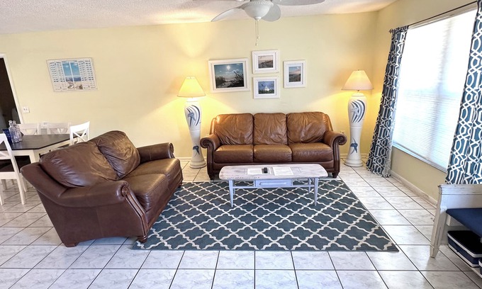 Lutz House | Pet-Friendly Retreat with Spa & Hot Tub - Lutz Living
