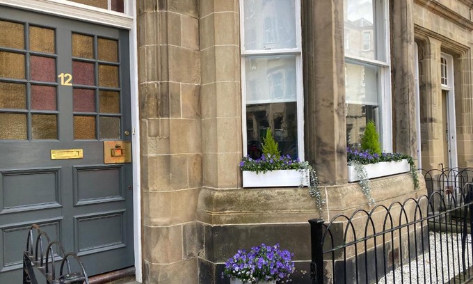 Merchiston Apartment | Beautiful 2-Bed Apartment with Child-Friendly Amenities