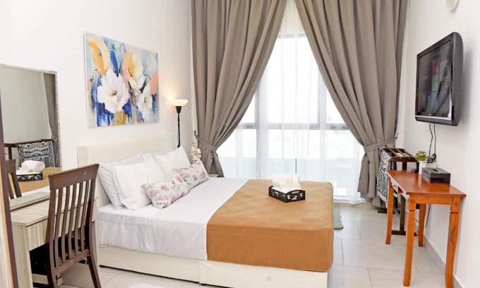 Seri Kembangan Apartment | Exceptional Lake View Retreat at Mines Astetica, Seri Kembangan