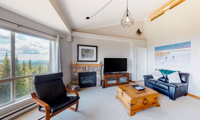 Big White Ski Resort Condo | Inviting Mountain-View Retreat with Ski Access & Hot Tub