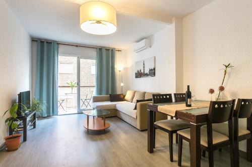Raval Roig Apartment | Bright 3-Minute Beach Getaway with Ocean View & Restaurant