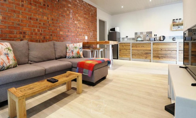 Cape Saint Francis Apartment | Modern Flat with Ocean View Near Beach and Restaurants