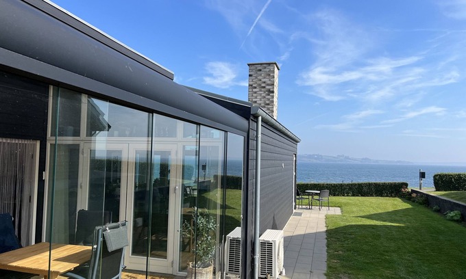 Broager House | Modern Holiday Home with Breakfast and Perfect 10 Rating