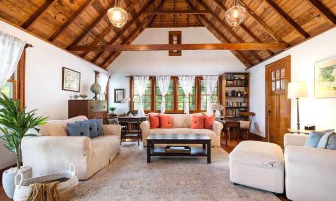 Laurel Cottage | Pet-Friendly North Fork Beach Cottage with Ocean View