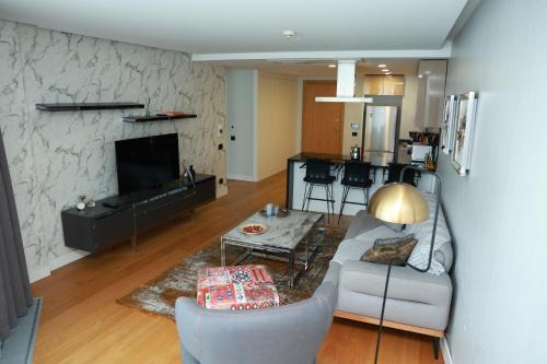 Bahcelievler Apartment | Premier Stay at Prime Residence - 4-Star with Pool & Spa