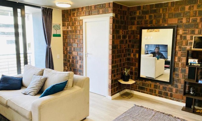 Observatory Apartment | Bright 2 Bedroom Apartment with Pool and Family Amenities