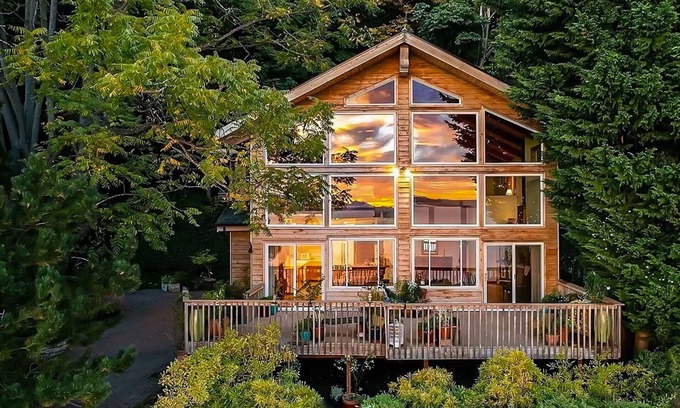 Alki House | Inviting Home with Ocean Views, Scenic Deck & Cozy Fireplaces