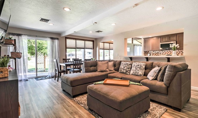 Pasco House | Lovely Pasco Home w/ Yard Near Tri-Cities Airport!