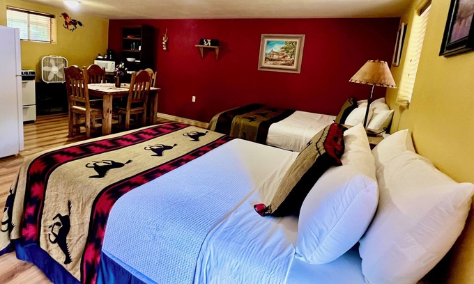 San Lorenzo Apartment | Top-Rated Pet-Friendly Suite with Kitchen at Lake Roberts