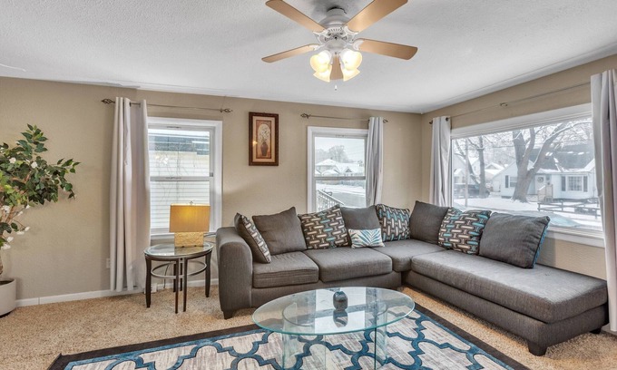 Wyoming House | Pet-Friendly Three-Bedroom Retreat in Urbandale