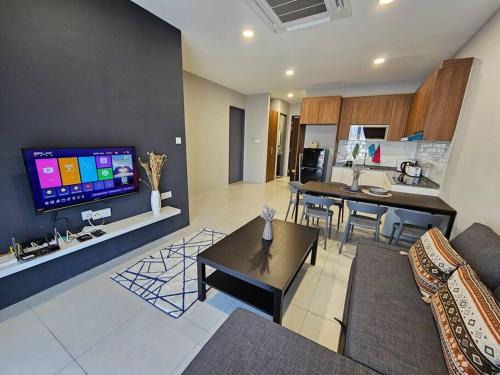 Taman Charming Apartment | Inviting CityView 3-Bedroom Retreat with Pool for Families