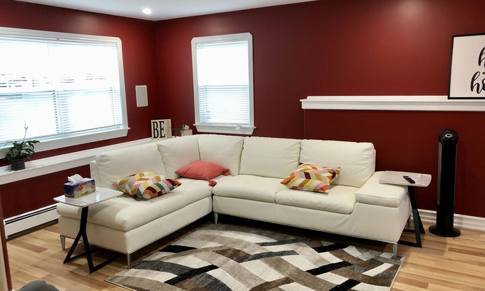 Dartmouth House | Cozy Private Bedroom with Kitchen & Breakfast Included