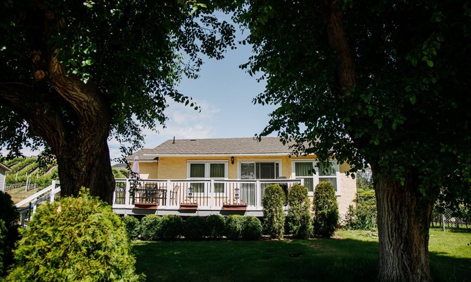 Okanagan-Similkameen Cottage | Charming Cottage with Scenic Vines at River Stone Estate