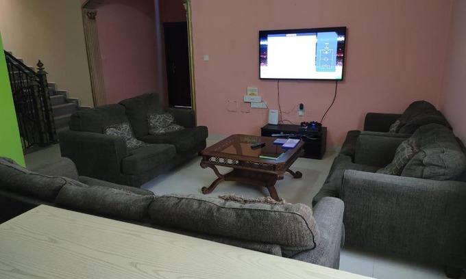 Al Wakrah House | Cozy Private Room with Shared Bathroom for Your Getaway