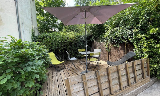 Dijon Apartment | Tranquil Apartment with Garden Near Station - Rated 9.4/10