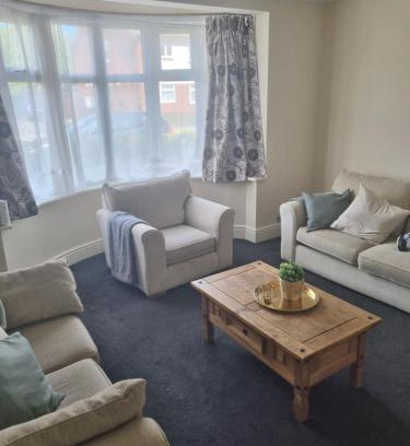 Chadwell Apartment | Cozy 2-Bedroom Apartment in Family-Friendly Neighborhood