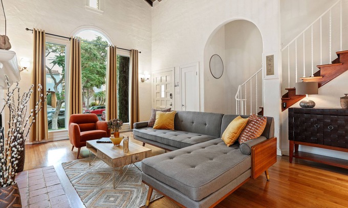 Mid City Villa | Charming Restored Villa with Spa Near Beverly Hills