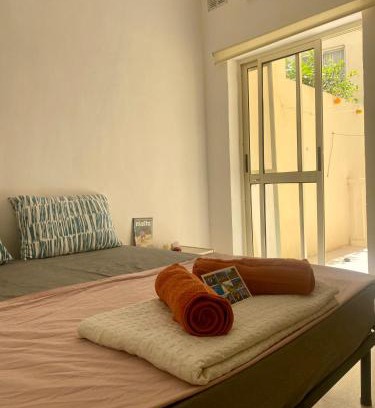 Tal-Ghoqod House | Cozy Room in Prime Location: Your Ideal Getaway