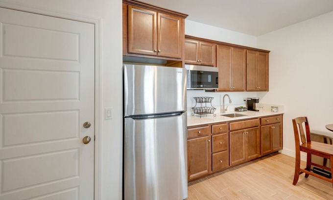Greenacres House | Inviting Shafter Home - 8 Miles to Riverwalk Plaza!
