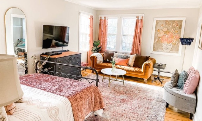 Sandwich Apartment | Cozy Studio Apartment with Ocean View in Sandwich