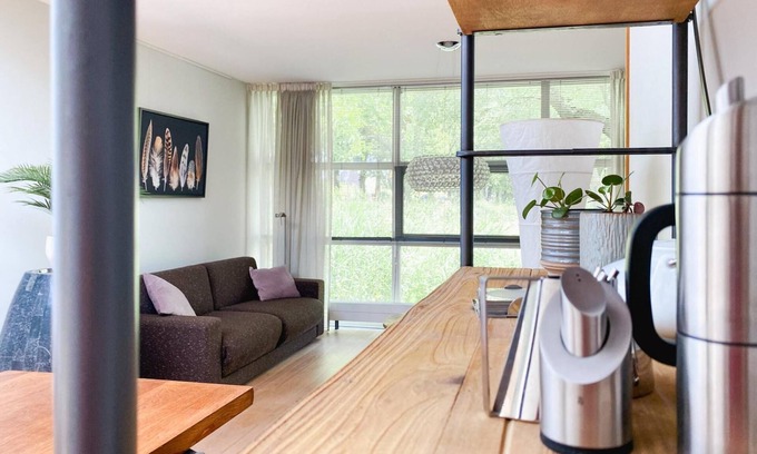 Oud-Beijerland Apartment | Cozy Studio in Oud-Beijerland with Breakfast Included