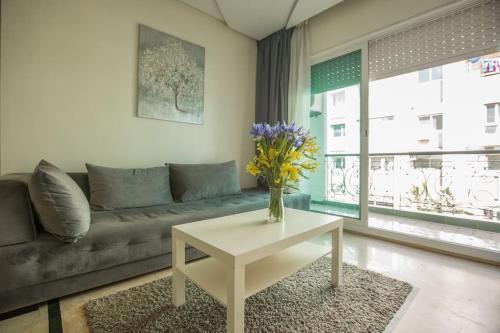 LA GIRONDE Apartment | Cozy Studio in Central Casablanca with Breakfast Included