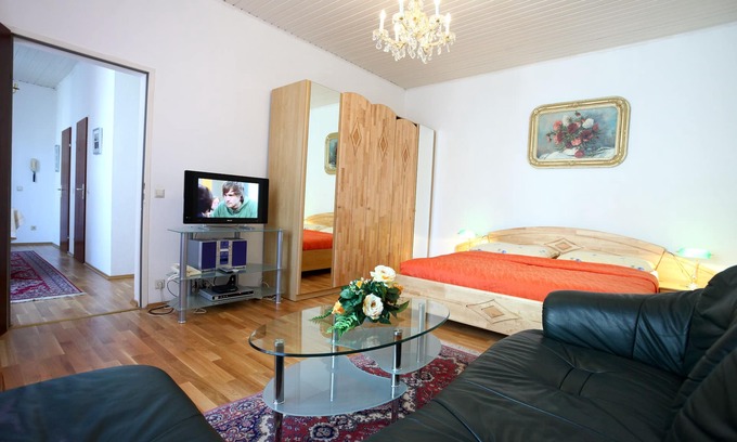 Matzleinsdorf Apartment | Trendy Studio Apartment #10 Near Vienna's Heart