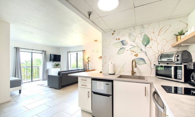 Florida Center Condo | Exceptional Studio Steps from Universal Studios with Spa