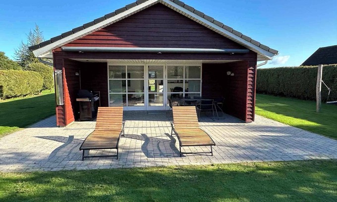 Tørresø House | Lovely summer house with sea view