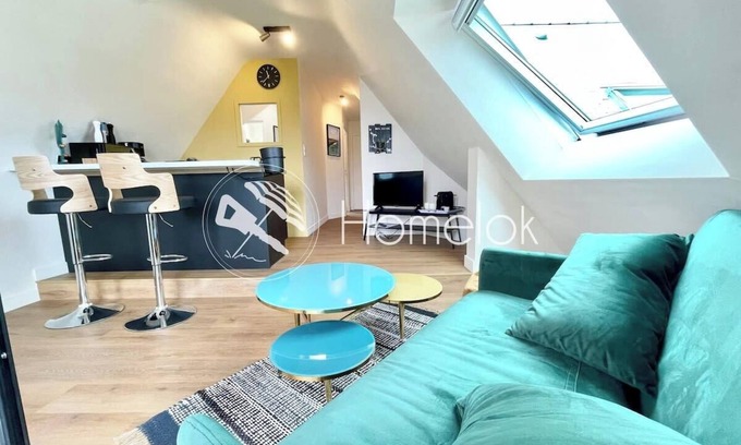 Larmor-Plage Apartment | Elegant T2 with Kitchen & Breakfast Overlooking the Rade