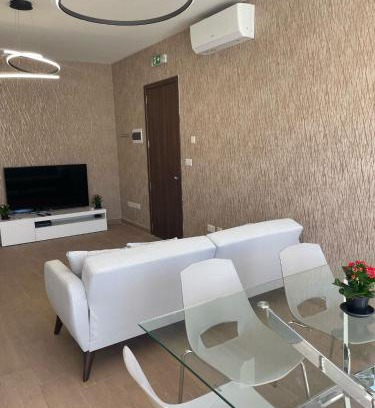 San Gwann Apartment | Beautiful Oceanfront Three Bedroom Penthouse Suite