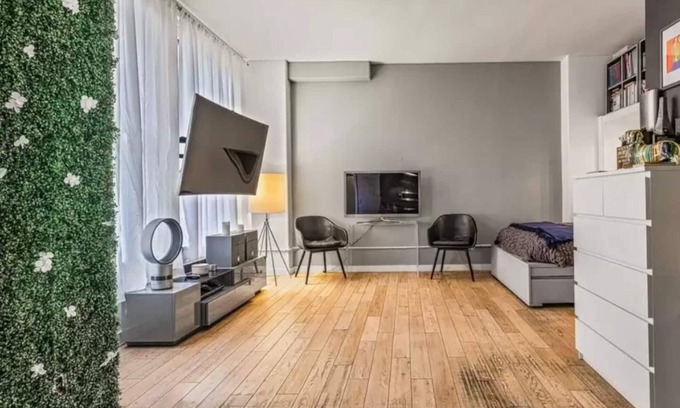 Historic Core Apartment | Trendy Loft in the Heart of DTLA - Family Friendly Stay