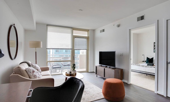McLean Apartment | Appealing 1BR Tysons Corner Suite with Pool & Concierge