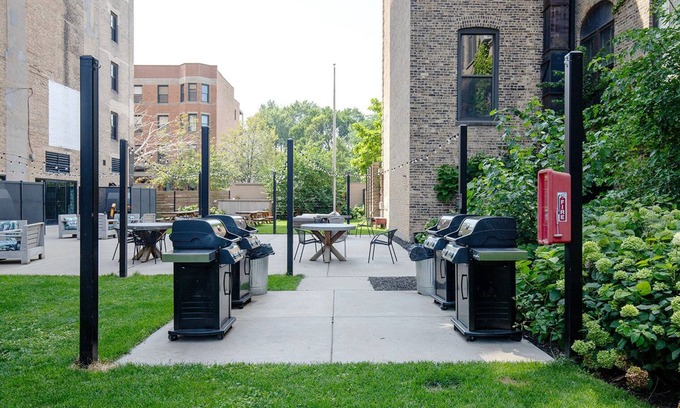 Sheridan Park Apartment | Stylish Uptown 1BR with Gym and Beach Access by Blueground