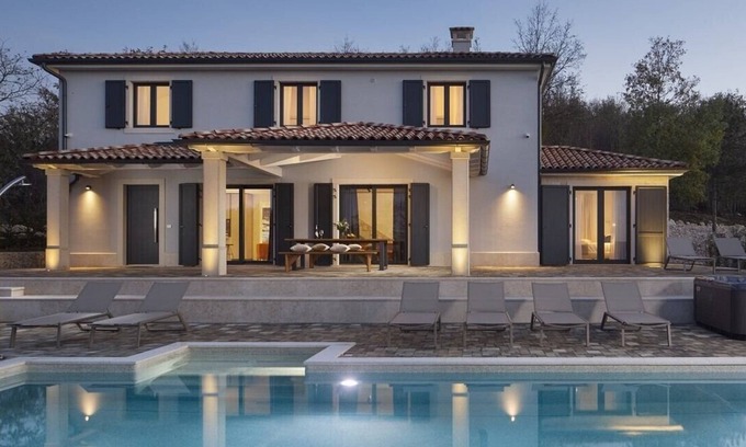 Vranje Selo Villa | Remarkable Villa Arman with Pool, Jacuzzi & Ocean Views