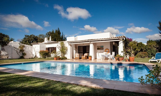 Portimao House | Lovely villa for max. 6 persons with beautiful garden and private pool.
