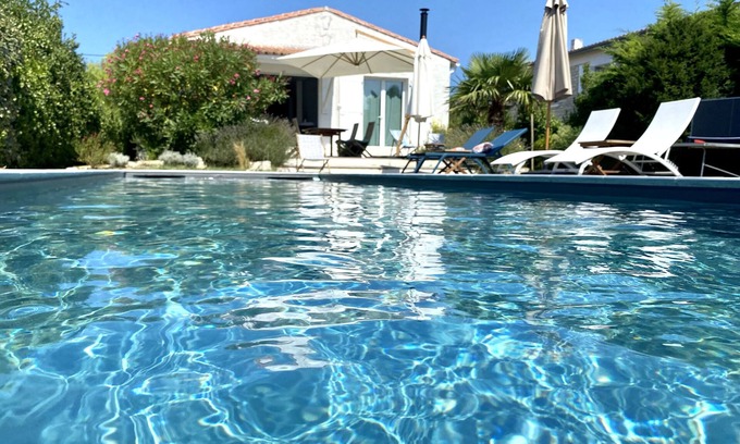 La Bree-les-Bains Villa | Charming Villa with Heated Pool Near the Beach - 9.4/10