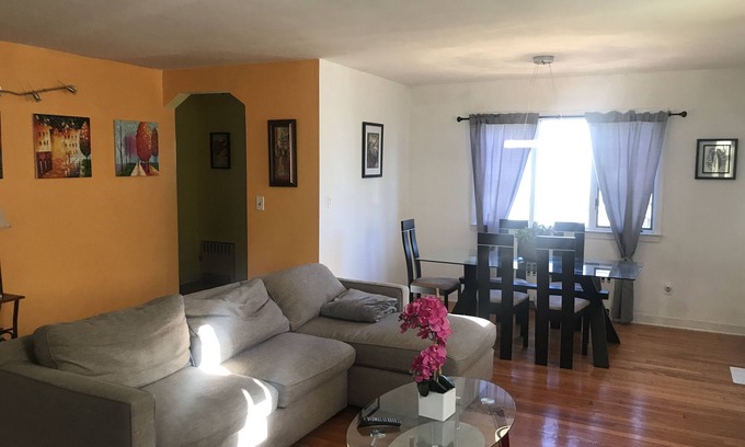 Cliffside Park Villa | Charming Villa in Manhattan with Pool & Spa Access