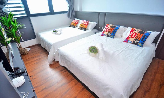Kuching Apartment | Inviting VivaMall City View with Wheelchair Access & Family Amenities