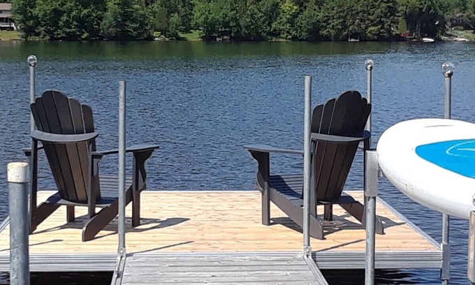 Stanstead Township Ski Chalet | Lovering Lakefront - Spa - Monarque