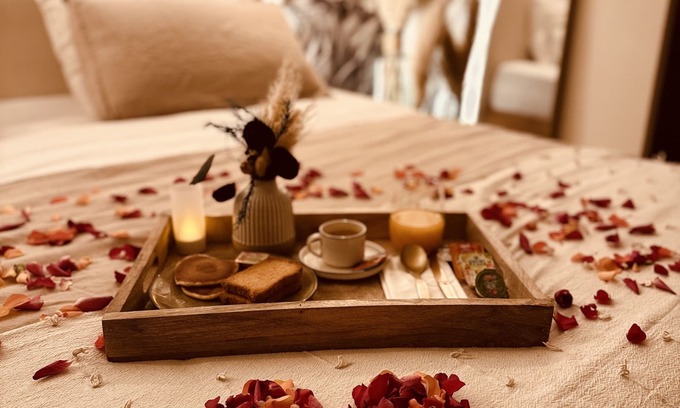 Puget-sur-Argens Apartment | Romantic Escape at Loveroom: Spa, Hot Tub & Kitchen Await