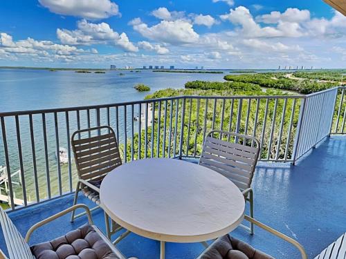 Fort Myers Beach Apartment | Experience Lovers Key Resort 702: Family-Friendly Retreat