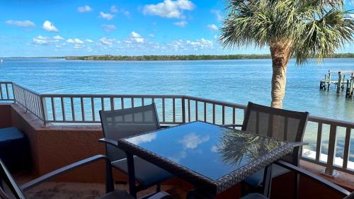 Fort Myers Beach Apartment | Relax at Lovers Key Resort Suite - Dolphin Watching Awaits