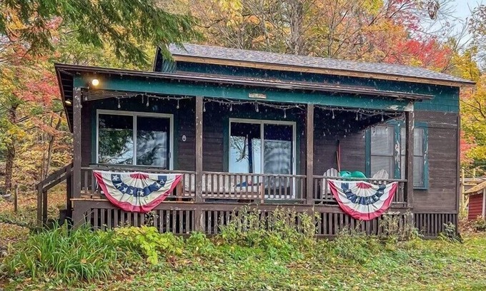 Old Forge Cabin | Experience Lovers Leap on 4th Lake: Guest Rated 10/10